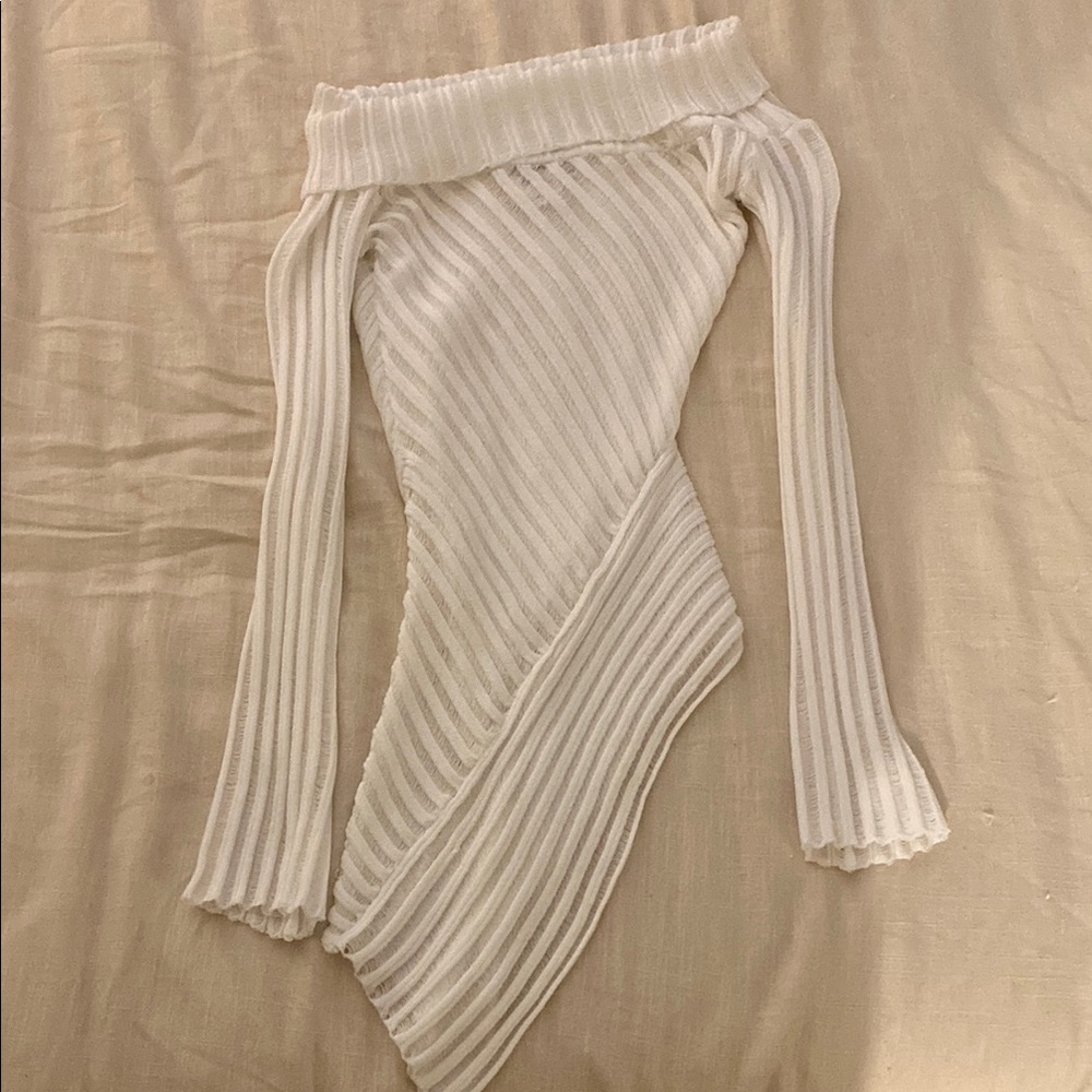 SOLD ❌ Princess Polly Cloud Sweater - Picture 3 of 4
